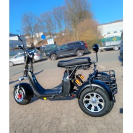 Madat CP-3 Elektro-Dreirad – E-Scooter & Chopper, 45 km/h (25 km/h optional), 40 Ah Akku, 60–90 km Reichweite, mit 2 Akkus, Schwarz
