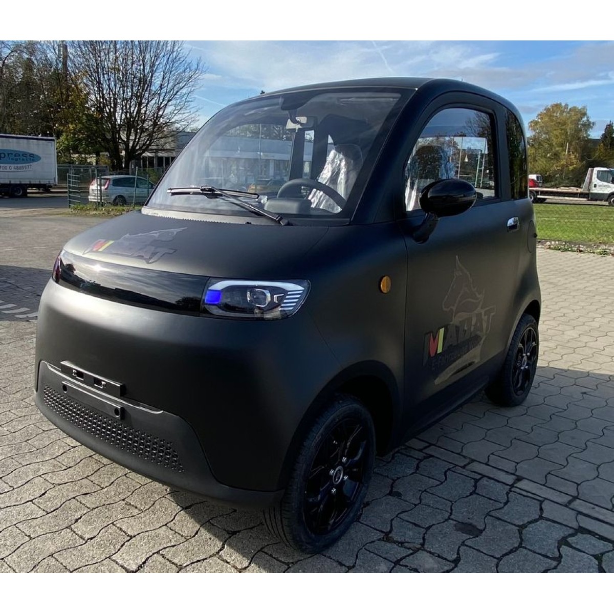 Madat A05 – Matt-Schwarzer E-Kabinenroller mit 100 Ah Lithium-Eisenphosphat-Akku (LiFePO₄), 25 km/h