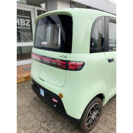 Madat A05 – Grüner E-Kabinenroller mit 100 Ah Lithium-Eisenphosphat-Akku (LiFePO₄), 25 km/h