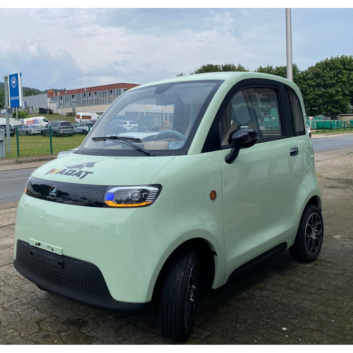 Madat A05 – Grüner E-Kabinenroller mit 100 Ah Lithium-Eisenphosphat-Akku (LiFePO₄), 25 km/h
