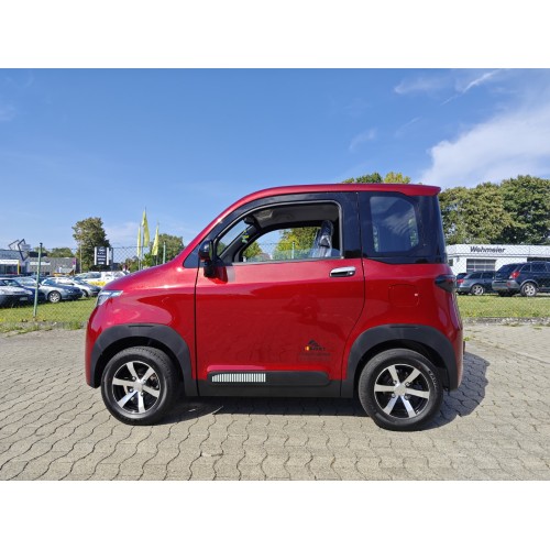 Madat B05 – Rotes Elektro-Microauto mit LiFePO₄-Akku – erhältlich mit 45 km/h oder 25 km/h