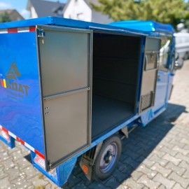 Madat E Cargo Pro  E-Dreirad E Kabinenroller  mit geschlossene Ladefläche Blau