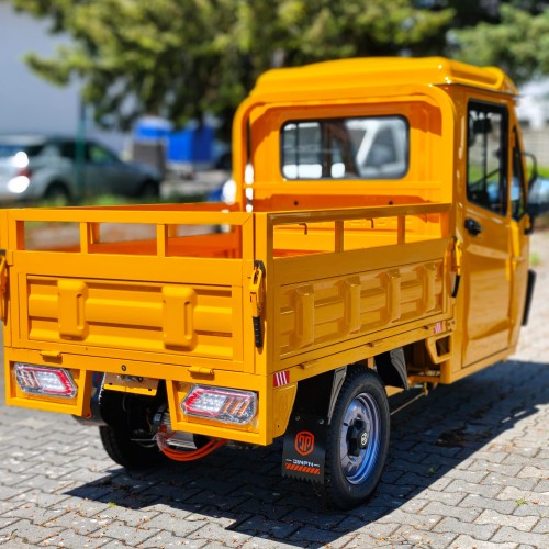 MADAT E-Cargo – Yellow Electric Cabin Scooter